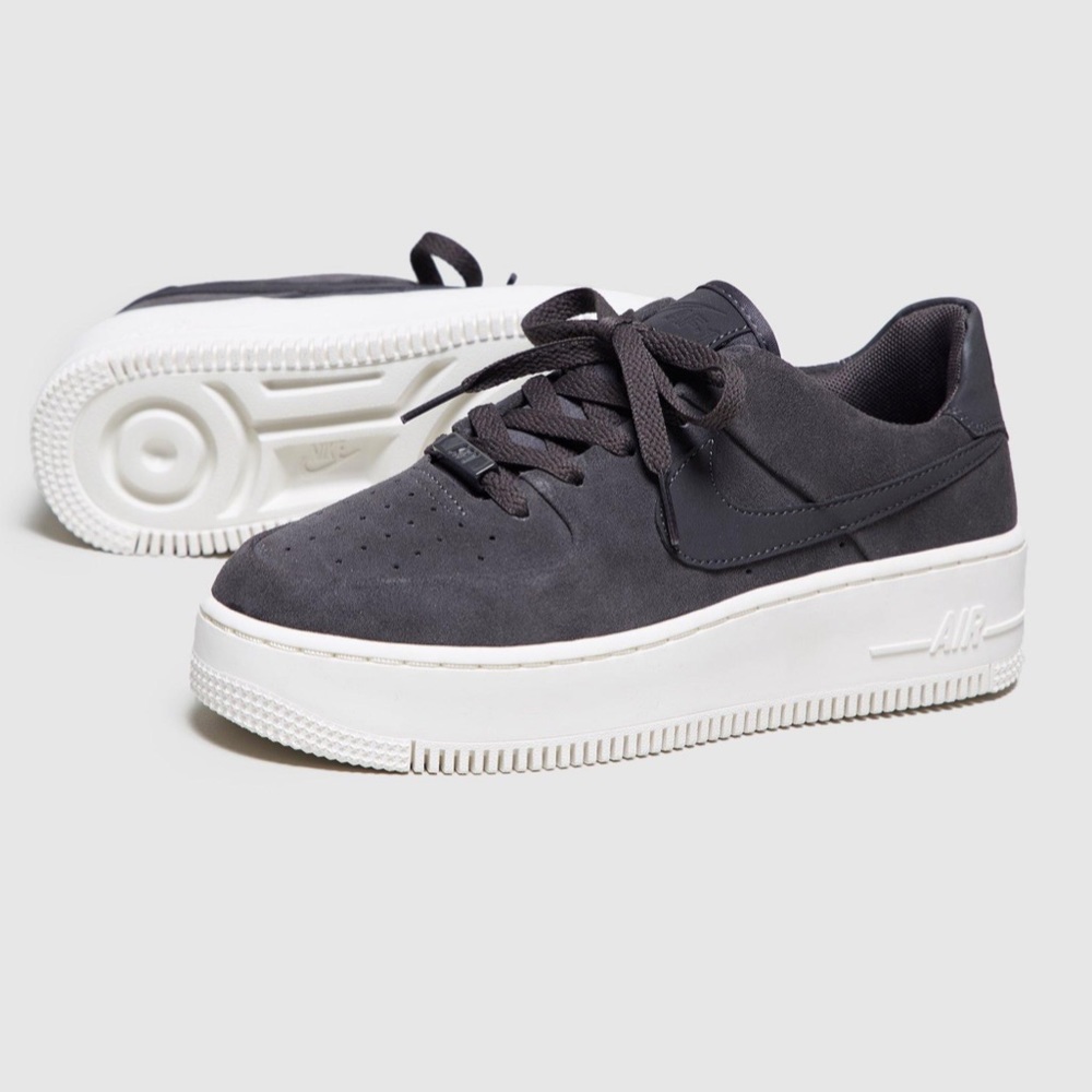 Nike Air Force 1 Sage Low